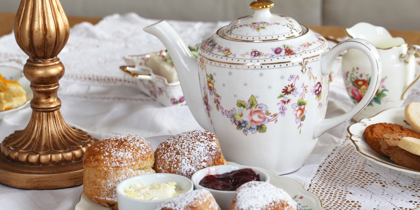 Afternoon tea w/prosecco for 2 in 4-star hotel Afternoon tea w/prosecco for 2 in 4-star hotel