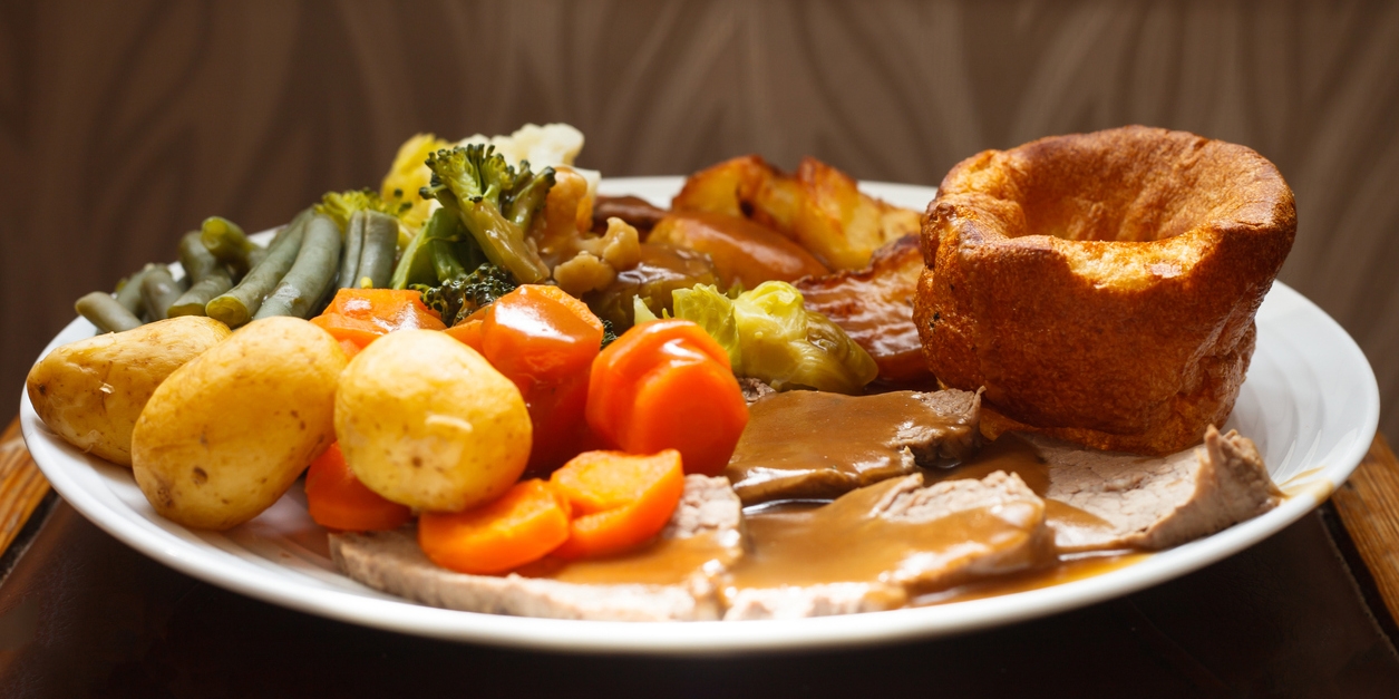 Shrewsbury: 3-course Sunday lunch w/wine for 2 Shrewsbury: 3-course Sunday lunch w/wine for 2