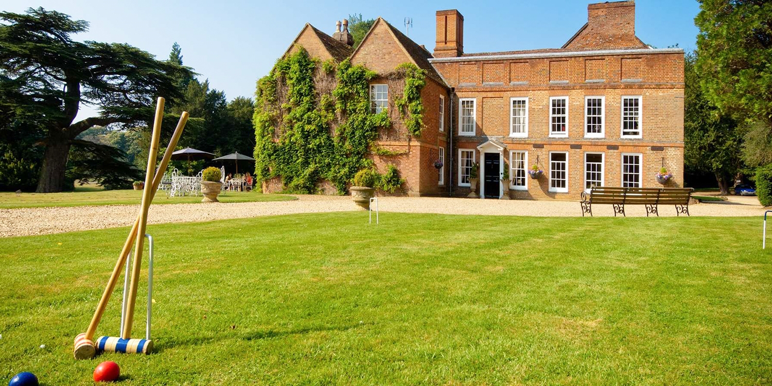 Afternoon tea for 2 at 'lovely' manor house in Beds Afternoon tea for 2 at 'lovely' manor house in Beds