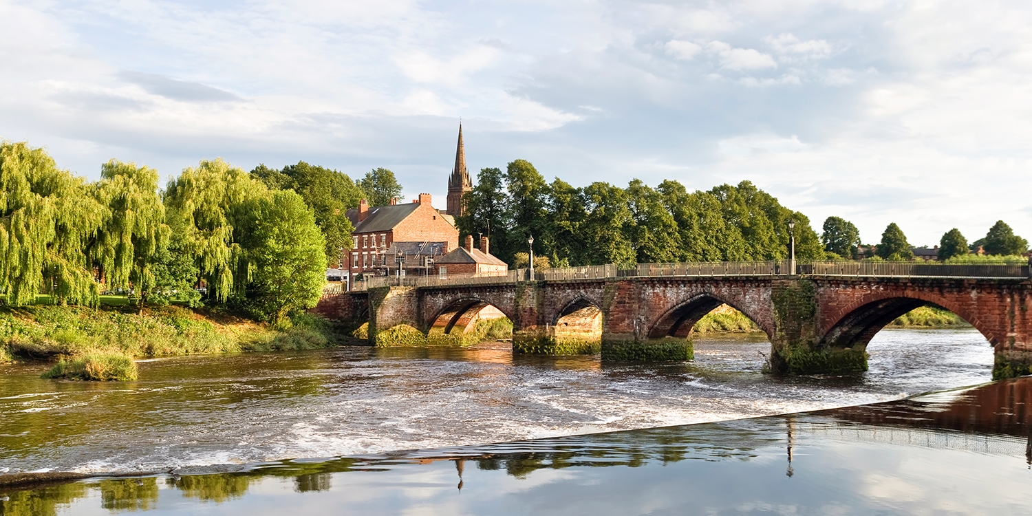 Chester sightseeing boat trip for 2, save 42% Chester sightseeing boat trip for 2, save 42%