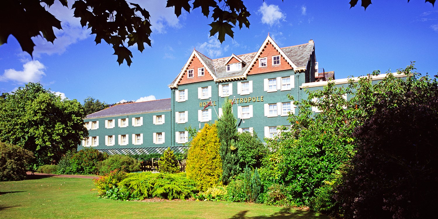 Wales getaway w/tasting menu & bubbly, 52% off Wales getaway w/tasting menu & bubbly, 52% off