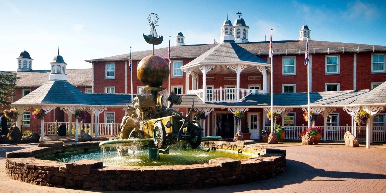 Alton Towers spa experience w/massage, lunch & access Alton Towers spa experience w/massage, lunch & access