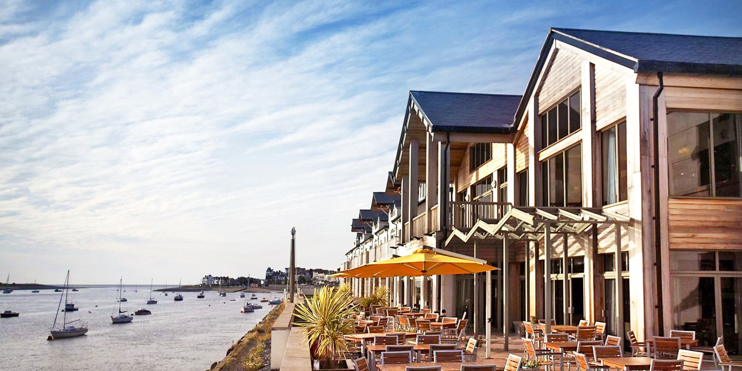 Highly rated North Wales spa: massage, lunch & bubbly Highly rated North Wales spa: massage, lunch & bubbly