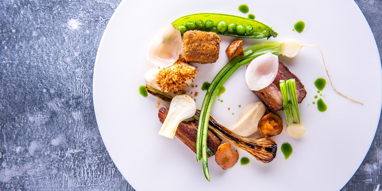 Cardiff: 2-AA-Rosette lunch w/bubbly for 2 Cardiff: 2-AA-Rosette lunch w/bubbly for 2