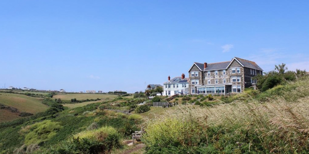 2-nt clifftop stay in Cornwall w/breakfast, 62% off 2-nt clifftop stay in Cornwall w/breakfast, 62% off