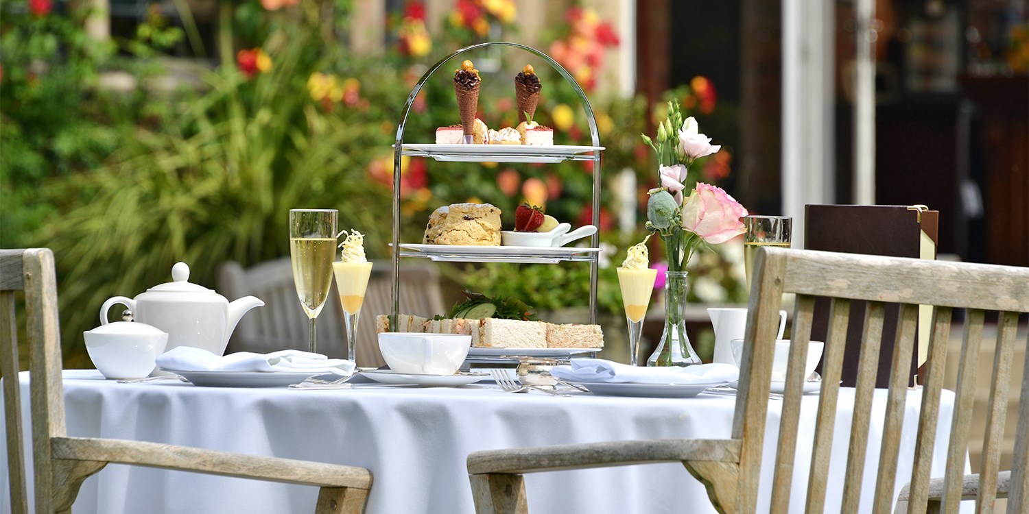 Afternoon tea for 2 at former royal residence Afternoon tea for 2 at former royal residence