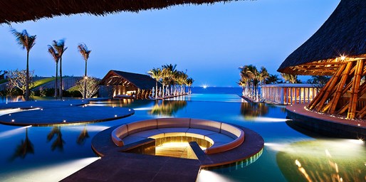 $4,408 -- 新开幕 越南岘港 resort 3 晚 连早午晚餐  60 分钟按摩