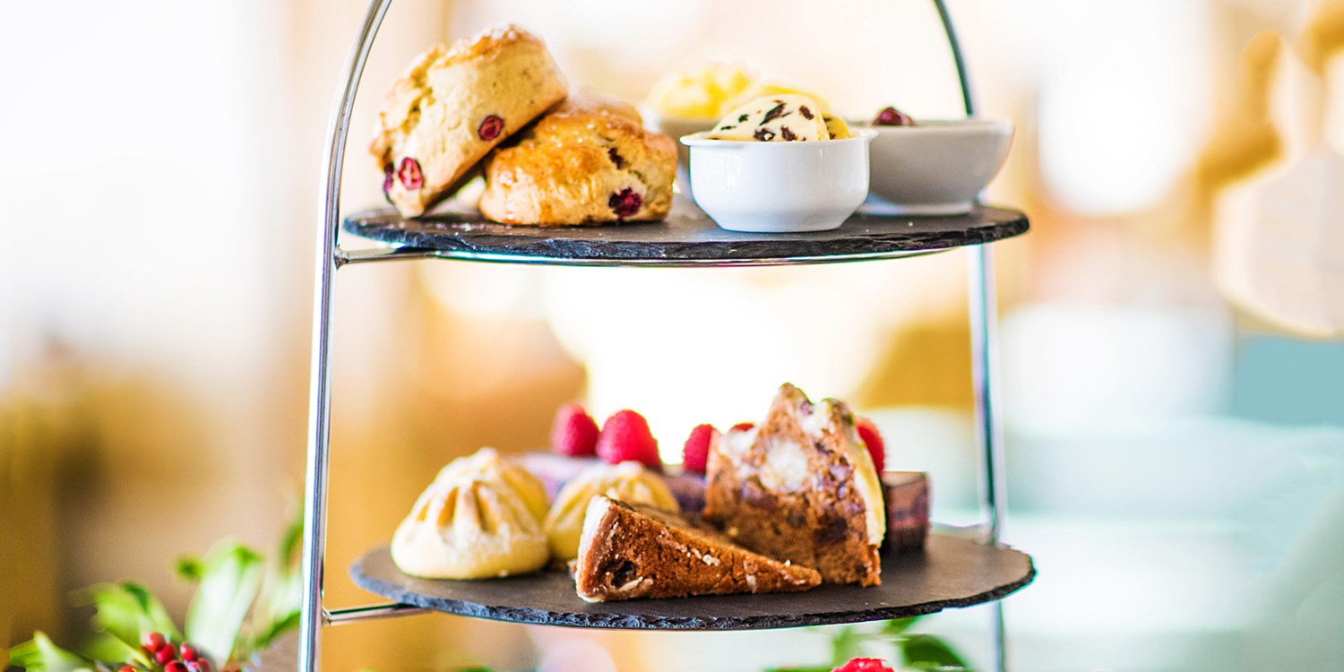 Afternoon tea w/bubbly for 2 in the Malvern Hills Afternoon tea w/bubbly for 2 in the Malvern Hills
