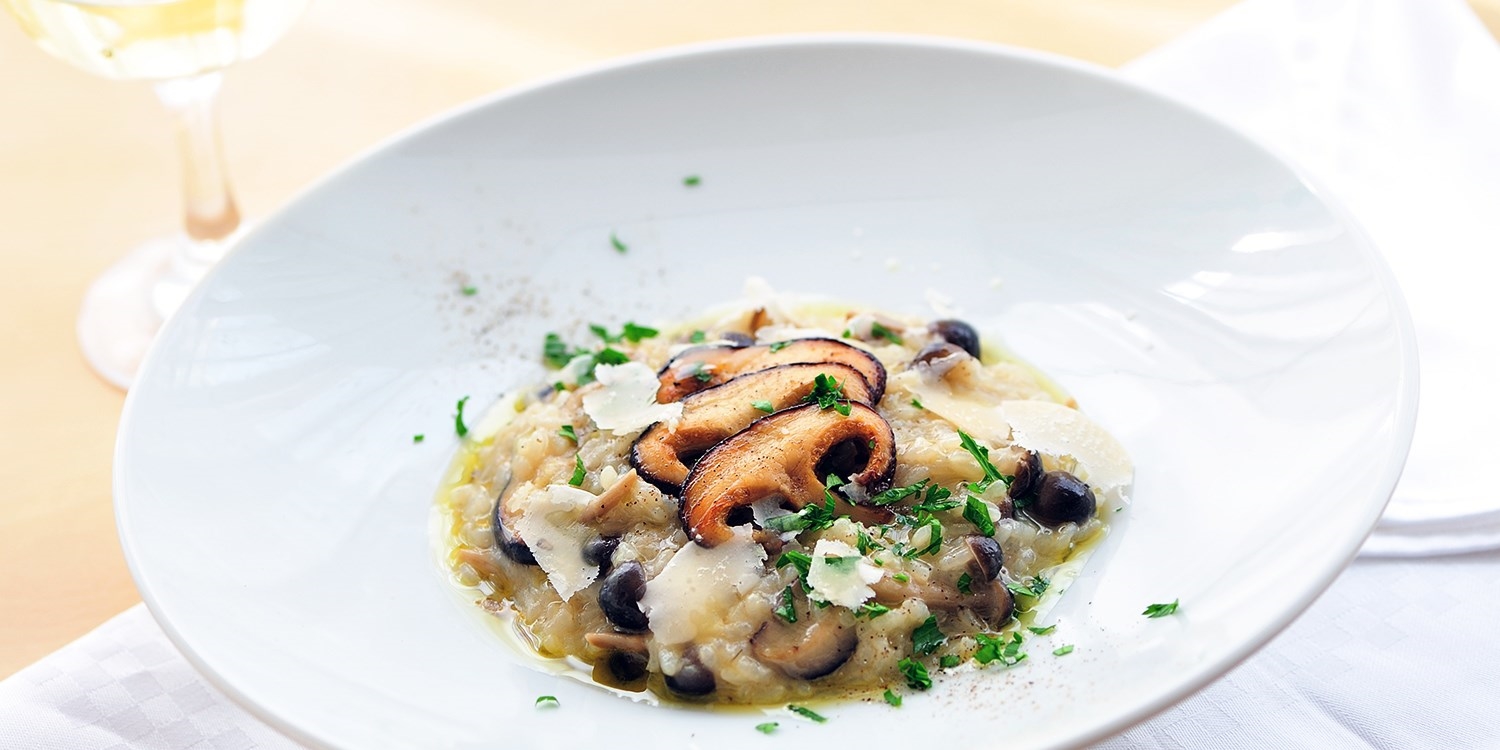 2-course lunch for 2 at AA-Rosette Cotswolds hotel 2-course lunch for 2 at AA-Rosette Cotswolds hotel