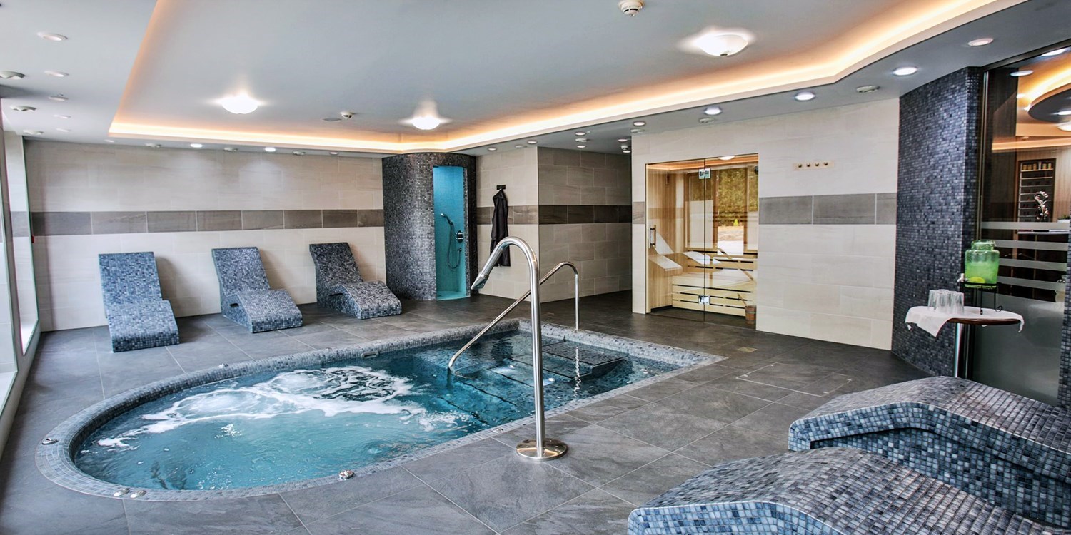 Spa treat w/massage at Surrey hotel Spa treat w/massage at Surrey hotel