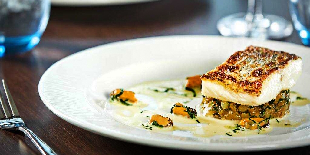 2-AA-Rosette dinner for 2 w/bubbly near Guildford 2-AA-Rosette dinner for 2 w/bubbly near Guildford