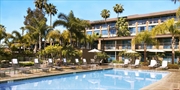 $85 -- San Diego Hotel w/Breakfast & Parking, Save 45%