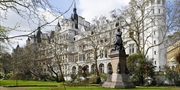 £85 -- Luxury Champagne Dinner for 2 by the Thames, Reg £179