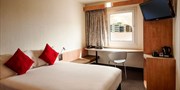 $109 -- Sydney Airport Hotel Stay w/Internet, Save 42%