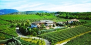 ab 500 € -- 1 Woche im Blumenhotel mit 7.000 qm Parkanlage