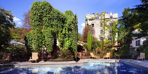 £299 -- French Pyrenees: Deluxe Castle Escape w/Flights