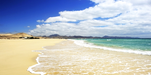 Weitläufiger Sandstrand an der Costa Calma