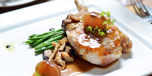 $1,350 -- 香港六国酒店 客房升级、双人早餐、