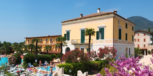 99-179 € -- Urlaub am Ufer des Gardasees & Vollpension
