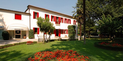 99-119 € -- Historische 4*-Villa bei Venedig & Dinner, -54%