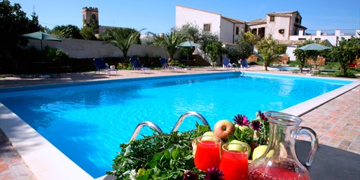 £84 -- 2-Night Sicilian Farmhouse Stay, Save up to 34%