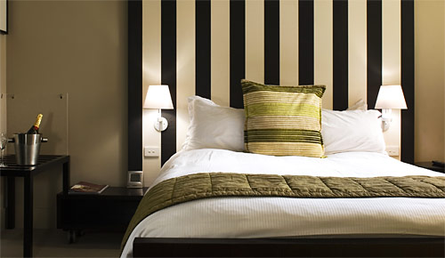 $155 -- Luxury Retreat nr Melbourne for 2 inc Wine &amp; More