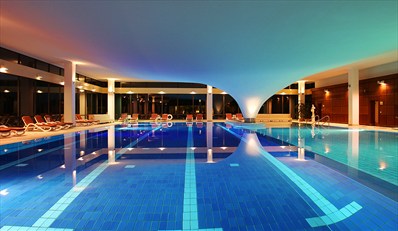 258 € -- Rügen: Luxus am Strand für 2 mit Dinner &amp; Spa, -41%