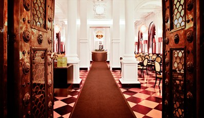 11 € -- Lunch &amp; Espresso im Rilano Lenbach Palais, -45%