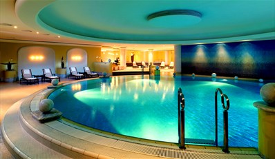 39 € -- Mitte: Wohlfühl-Stunden &amp; Massage im Luxus-Spa, -68%