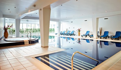 £79 -- Cardiff Spa Day for 2 inc Massage &amp; Facial, Reg £140