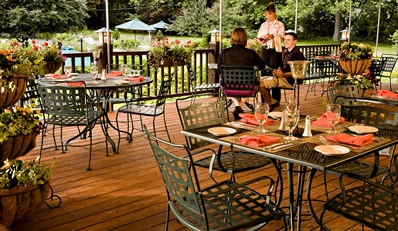 $149 - Poconos Escape w/Dining Credit & Cocktails, Reg. $269