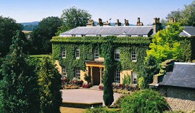 £159 -- 'Gorgeous' Wiltshire Country House Escape w/Dinner