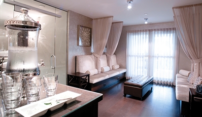 $49 -- Vero Beach: Massage, Facial or Mani/Pedi, Reg. $120