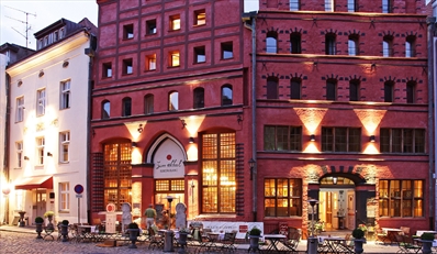 178 € -- Ostsee-Tage für 2 mit Menü oder Segeln, -50%
