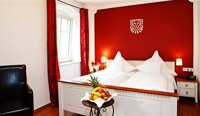 198 € -- Bayr. Wald: Wellness für 2 mit HP &amp; Massage, -46%