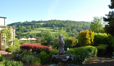 £89 -- Rural North Wales Retreat inc Dining, Save 47% 