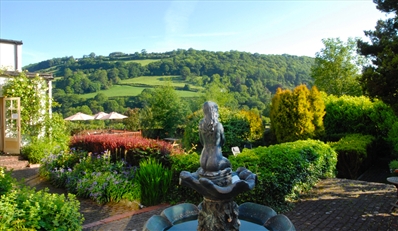 £89 -- Rural North Wales Retreat inc Dining, Save 47% 