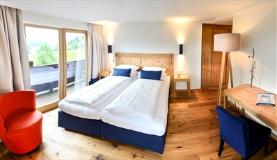 238 € -- Kitzbühel: Junior-Suite für 2 mit Bergblick, -49%