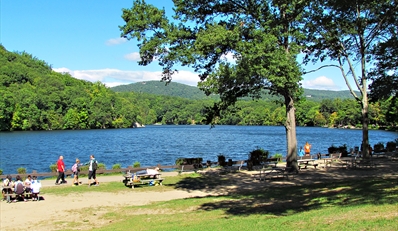 $135 -- NY: Bear Mountain Escape w/Dining Credit, Reg. $219