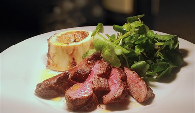 £29 -- Top-Rated 3-Course Dinner &amp; Bubbly for 2, Reg £76