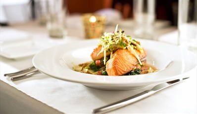 $25 -- Michael Anthony's: Dinner for 2 w/Drinks, Half Off