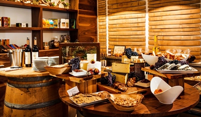 $25 -- Renwood: Wine Flights &amp; Picnic Lunch for 2, Reg. $55
