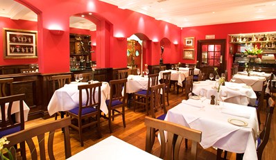 £65 -- 'Exquisite' Italian Meal for 2 w/Champagne, Reg £103