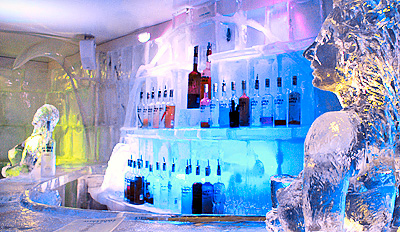 39 € -- Indochine: Eisbar, Drink, Fingerfood für 2, reg 80 €